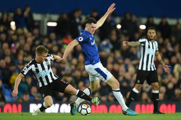 詹姆斯便以 詹姆斯便以