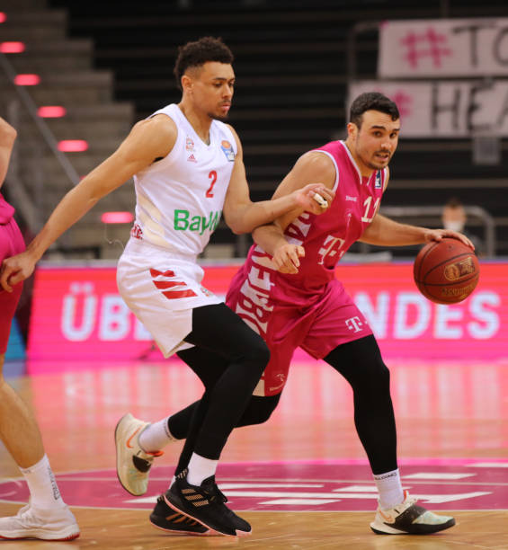 不甘示弱 不甘示弱